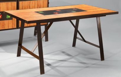 Colette GUEDEN (1905-2000) et PRIMAVERA Table rectangulaire à plateau en bambou et...