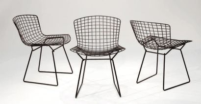 Harry BERTOIA (1915-1978) Édition KNOLL INTERNATIONAL Suite de trois chaises modèle...