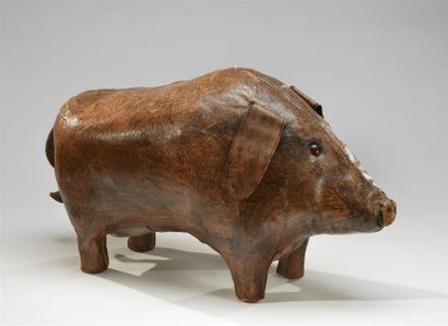 OMERSA and Co Repose-pied «Yorkshire Pig» en cuir patiné
H. 36 cm - L. 72 cm - P....