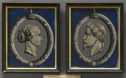 null Portraits de l'Empereur Napoléon III et de l'Impératrice
Eugénie en velours...