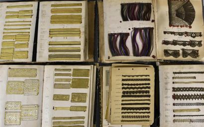 null Réunion d'albums d'échantillons de passementerie en fil métal, 1920-1930 environ...