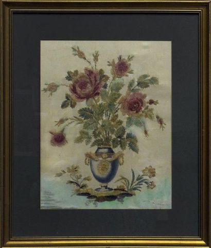 null Deux broderies formant pendants, Lyon, début du XIXe siècle Vases d'orfèvrerie...