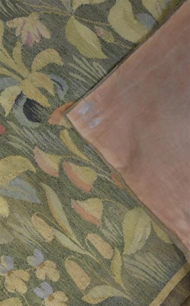 null Tapisserie d'Aubusson, vers 1940
Tissage laine polychrome inspirée des tapisseries...