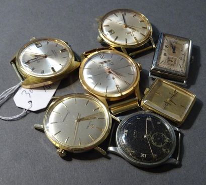 MONTRES Lot de sept cadrans de montres en métal de diverses marques dont cinq OMEGA...sans...