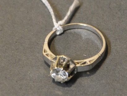 Bijoux - Joaillerie Bague solitaire en platine (850/°°) centrée d'un diamant demi...