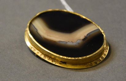 Bijoux - Joaillerie Broche ovale en agate à monture en or jaune 18K (750/°°) Poids...
