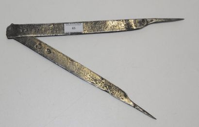 null Compas en fer forgé Poinçons illisibles XVIIIe siècle L. 33 cm