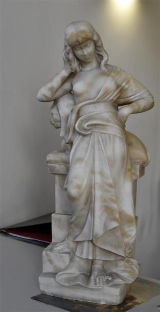 null Ecole FRANCAISE du début du XXe siècle Femme accoudée sur une statue de lion...