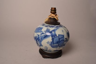 null CHINE

Pot à gingembre en porcelaine, monté en lampe

H. 28 cm