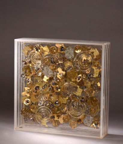 null *ARMAN (1928-2005)

Les Rouages du temps II, 1975

Inclusion de pièces d'horlogerie...
