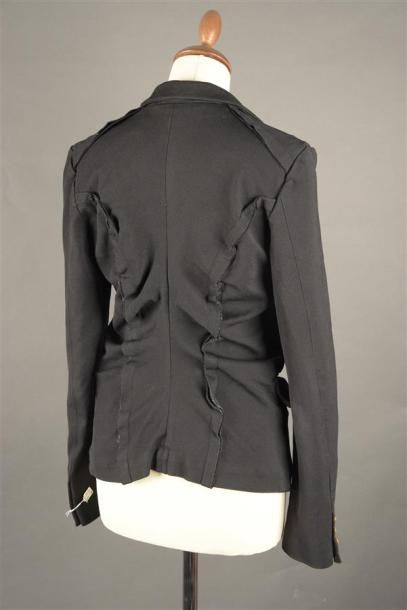 null COMME DES GARCONS. Veste en gabardine polyester noir, effet froissé devant,...