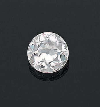 null Diamant sur papier, de forme ronde demi taille, pesant 2,34 ct