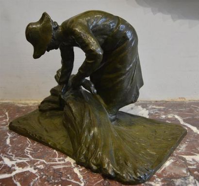 null Floris de Cuyper (1875-1965) La fanneuse Bronze à patine verte signé sur la...