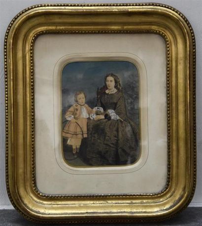 null Ecole FRANCAISE du XIXe siècle Mère et sa fille Aquarelle H. 19,5 cm L. 14,5...