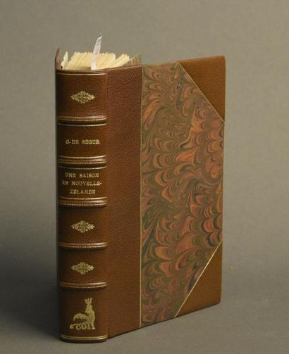 SÉGUR (Gaston de) UNE SAISON EN NOUVELLE ZÉLANDE. PARIS, PLON, 1901. Un volume, in-12,...