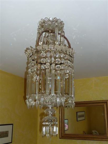 MOBILIER BACCARAT
Suspension cage en cristal
Signée
H. 73 cm
Accidents et manques,...