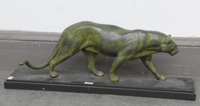 Sculptures des XIXe et XXe siècles RULAS (XXe siècle)
Lionne marchant
Régule à patine...