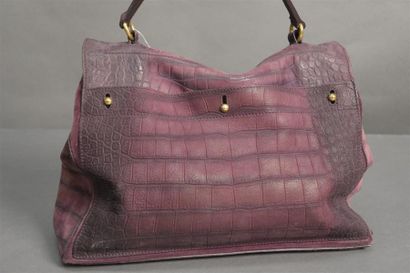 Luxe - Vintage Yves SAINT LAURENT. Sac Muse en cuir prune imprimé façon crocodile,...