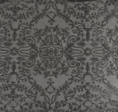 Archives textiles - Etoffes - Papiers peints Grande étole en dentelle de Chantilly...
