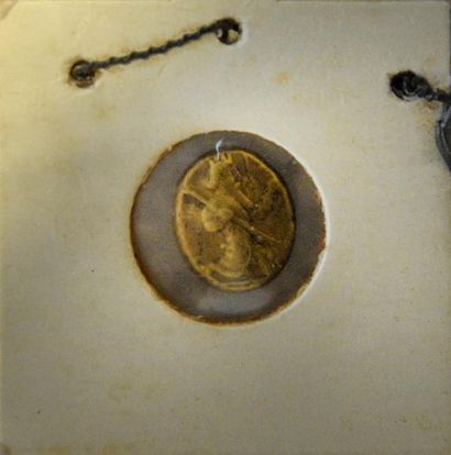 Monnaies - Médailles - Sceaux Royaume Achéménide, darique d'or. Avers le roi tenant...