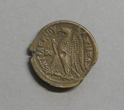 Monnaies - Médailles - Sceaux Egypte, Ptolémé V, bronze. Buste de Cléopatre à l'avers,...
