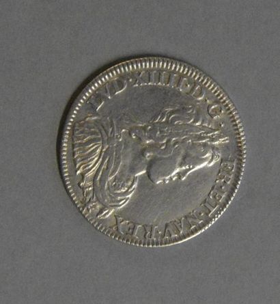 Monnaies - Médailles - Sceaux Louis XIV : ½ écu à la mèche courte 1643 A (rose) TTB,...