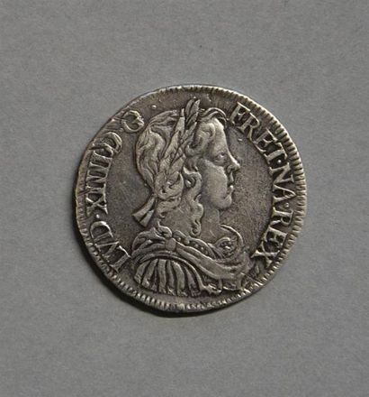 Monnaies - Médailles - Sceaux Louis XIV : ½ écu à la mèche longue, TTB, traces de...