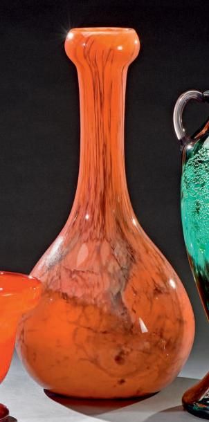Charles SCHNEIDER (1881-1953) Spectaculaire vase piriforme.
Épreuve en verre brillant...