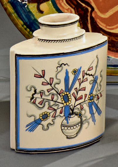 Robert LALLEMANT (1902-1954) Vase au bouquet
Vase de section ovale et échancré sur...