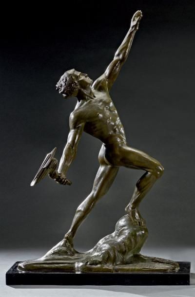 Frédéric C. FOCHT (1879- ?) Le messager
Sculpture.
Épreuve en bronze à patine vert...
