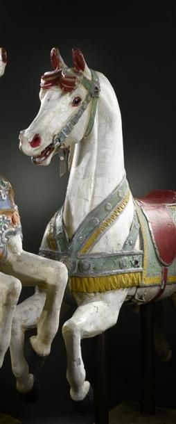 JOUETS - POUPÉES Cheval de manège en bois sculpté et relaqué polychrome dans les...