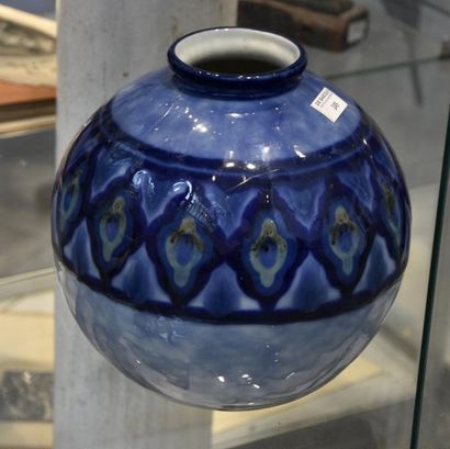Arts décoratifs du XXe siècle Camille THARAUD (1878-1956) Vase boule en faïence à...