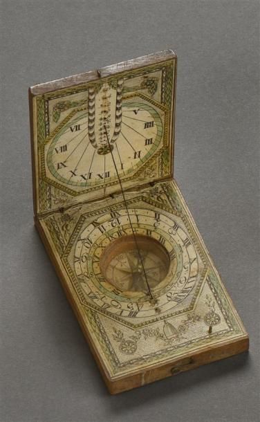 INSTRUMENTS SCIENTIFIQUES Boussole et cadran solaire en bois et papier imprimé. Cadran...