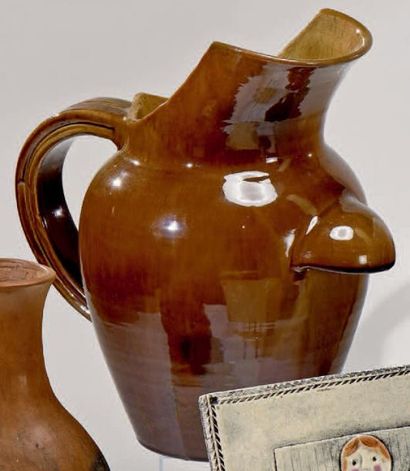 Suzanne RAMIÉ (1907-1974) Importante cruche en céramique émaillée brun
Cachet MADOURA...