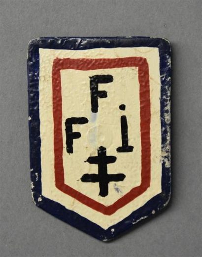 Armes - Décorations - Militaria FRANCE Insigne FFI Ecu en tôle peinte, patte de fixation...