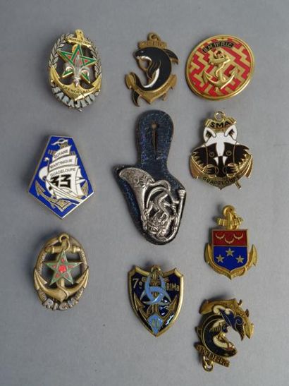 Armes - Décorations - Militaria FRANCE Lot de dix insignes sur le thème de l'infanterie...