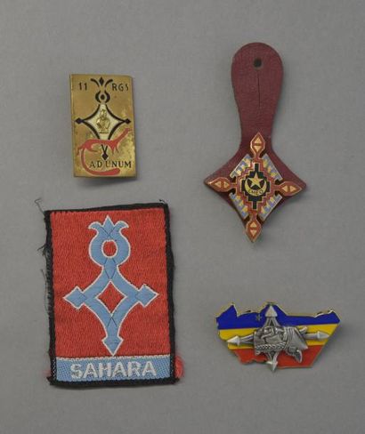 Armes - Décorations - Militaria FRANCE Lot de trois insignes, Opex 92e RI, Saharien...