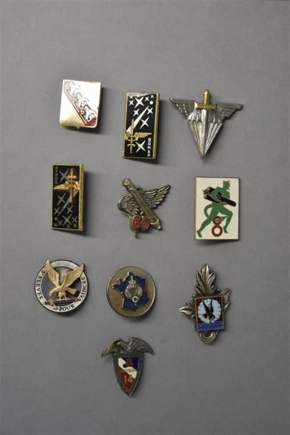 Armes - Décorations - Militaria FRANCE Lot de dix insignes principalement aéroportés....