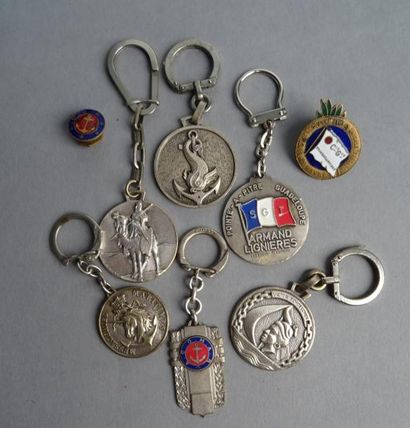 Armes - Décorations - Militaria France Lot de six porte-clefs Compagnies Maritimes...