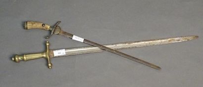 Armes - Décorations - Militaria FRANCE Deux couteaux de chasse, XIXe siècle Dont...