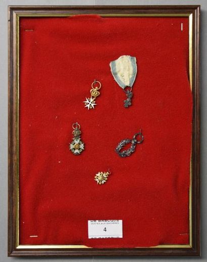 Armes - Décorations - Militaria FRANCE/DIVERS Lot de cinq miniatures de décorations...