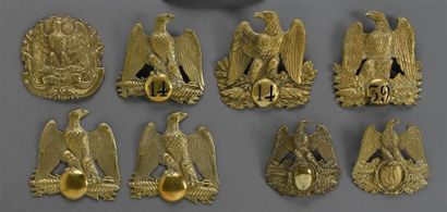 Armes - Décorations - Militaria FRANCE Lot de huit plaques de shako 2nd Empire Divers...