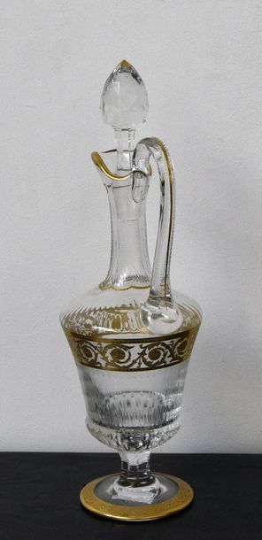 null SAINT-LOUIS modèle Thistle
Carafe en cristal taillé et doré à décor doré de...