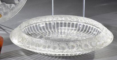 null Maison LALIQUE d'après un modèle de René LALIQUE (1860-1945) Coupe "Marguerites"...