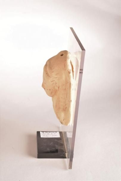 null Buste de femme en terre cuite H. du buste : 11,5 cm (sans le socle) GRECE