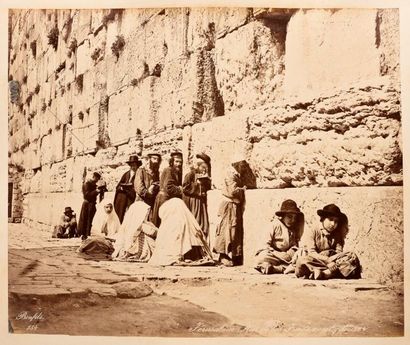 null Palestine & Syrie, 1870-1875
Bel album demi reliure en chagrin brun à coin,...