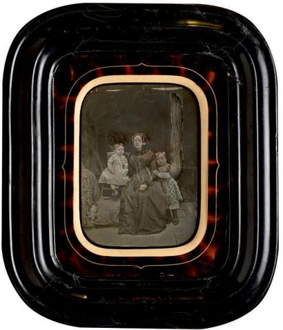 null Daguerréotype, vers 1855
Mère et ses deux filles Belle épreuve demie-plaque
Bel...