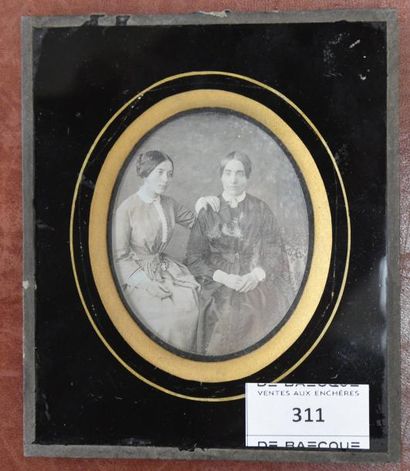 null Daguerréotype, vers 1850
Portrait de deux soeurs
Épreuve présenté dans un cadre...