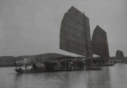 null Indochine, Vietnam, vers 1900/1920
Jonques et navigation fluviale Ensemble de...