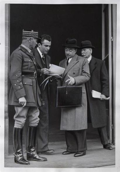 null Pétain, Reynaud, Weygand, mai 1940
Rare réunion d'un tirage argentique d'époque...